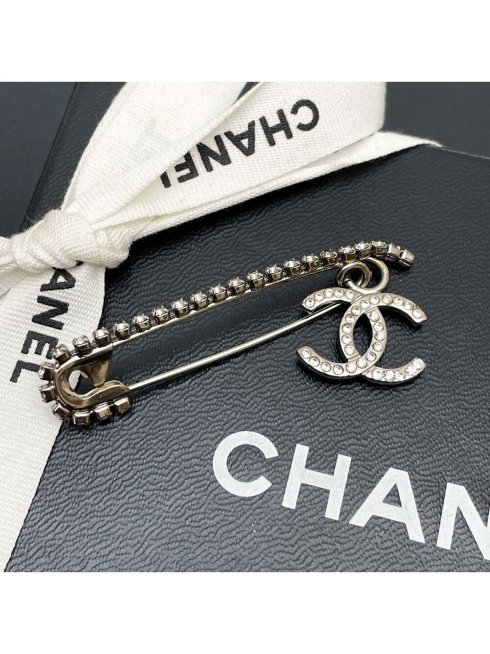 Chanel CC Logo Pin Brooch 01P Rhinestone Corsage